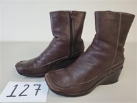 Women's Kenneth Cole Reaction Size 7.5 Boots