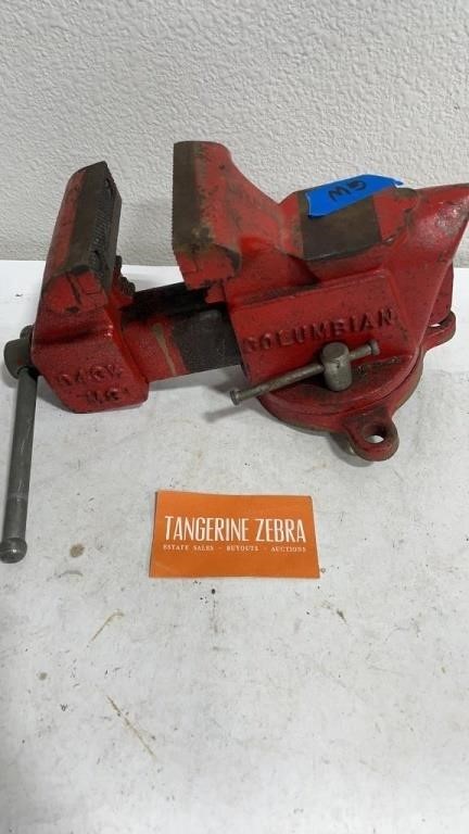 Colombian Bench Vise Swivel Base