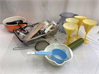 Assorted Kitchen Items