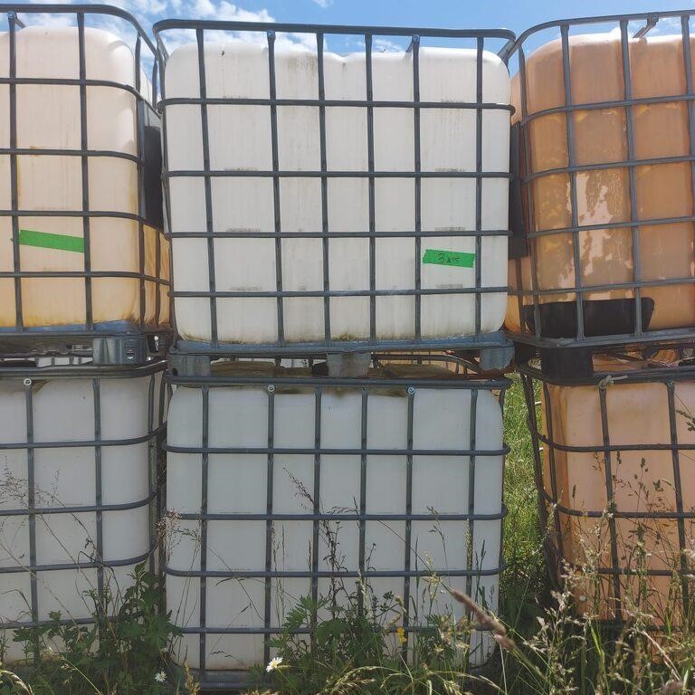 2 IBC TANKS - TOTES