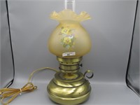 Fenton HP dresser lamp  w/ HP globe shade of