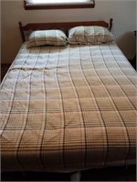 Queen Size Bed Set w/ Sheets & Pillows