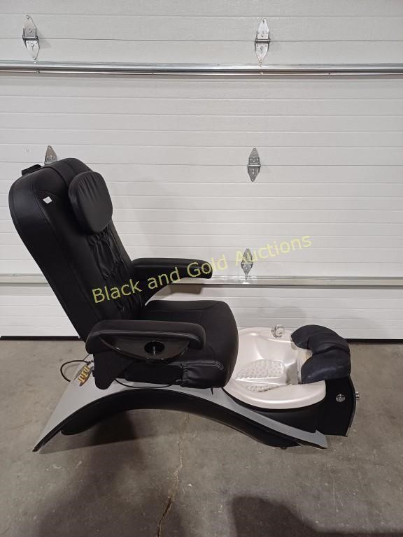 2015 Continuum Vantage Pedicure Spa Chair.