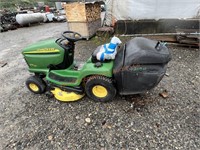 John Deere LTR180 Riding Mower