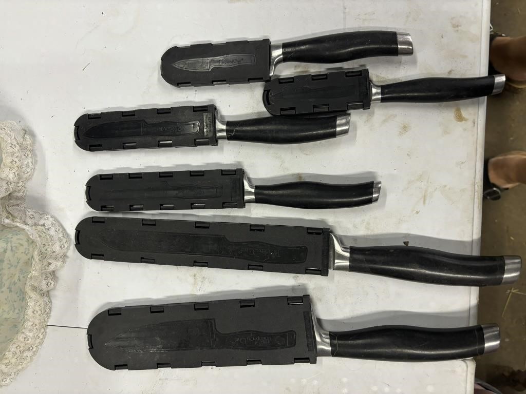 set of 6 pampered chef knives with hard covers