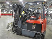 Toyota 5,000 lb Electric Roll Clamp Forklift