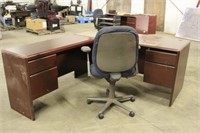 L Shaped Desk, Approx 19"x49"x31", 29"x67"x31"