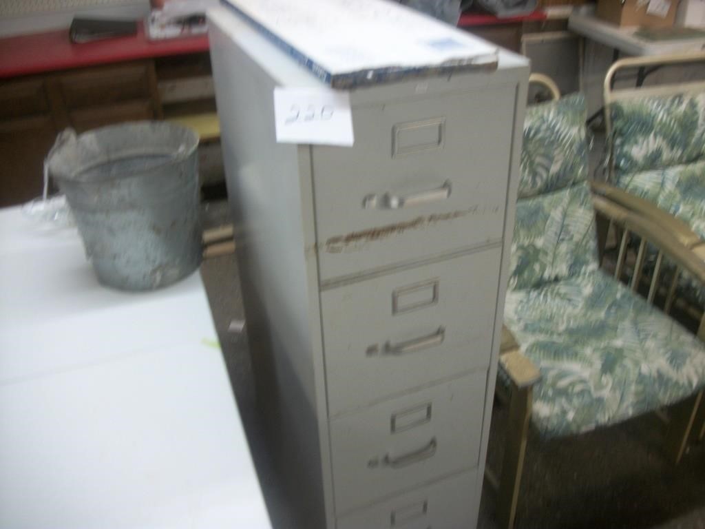 4 DRAWER FILE CABINET METAL