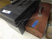 2 tool boxes (1 w/ contents)