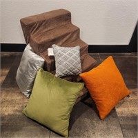 Lot of Accent Pillows w/ Stairstep