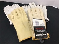 Five Pair of Work Gloves; 3 Large & 2 Small