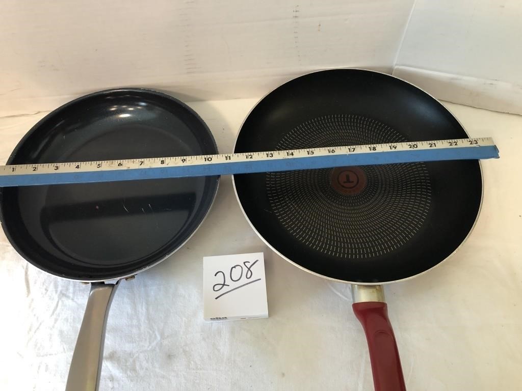 2 skillets, 10" & 12"