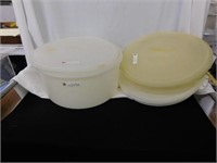 Tupperware 12" cake taker - cupcake/pie container