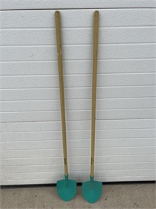 2 Merrygro gardening shovels