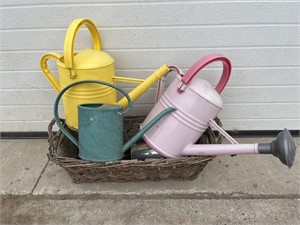 Lot of plastic watering cans, misc