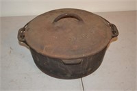 Griswold #9 Dutch Oven with Lid