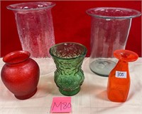 105 - LOT OF 6 GLASS VASES (M80)