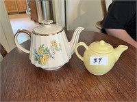 GORGEOUS SADLER AND OTHER TEAPOTS