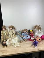 Lot of dolls