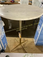 Hearth & Hand  accent table (Damage )