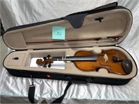3/4 size student violin w/ case and bow