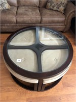 Round Coffee Table / Slide in Seating