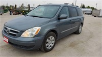 2009 Hyundai Entourage Minivan