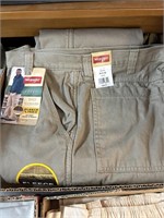 Wrangler cargo pants size 34x30 new
