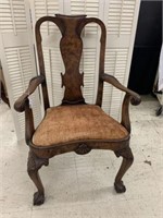 ANTIQUE CHIPPENDALE CLAWFOOT ARM CHAIR W/ SHELL