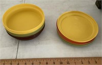 8 vintage Tupperware pieces --5 lids, 3 bowls