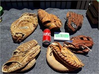 6 gants de baseball 6 Baseball gloves