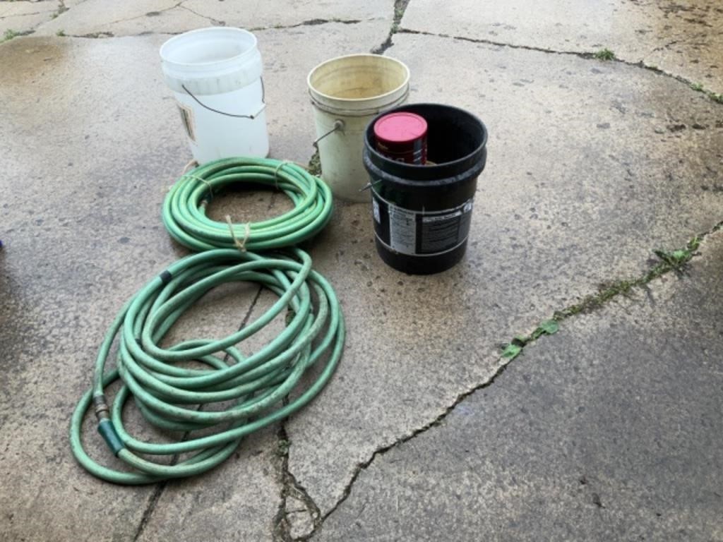 3 Buckets/ Hoses