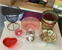 Lot of baskets & dishes