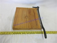 PAPER CUTTER