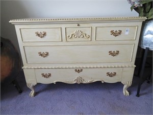 lane cedar chest w/ lower drawer