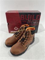 NEW Women’s 8.5 Steel Toe Waterproof Boots