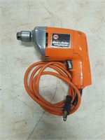 Black & decker 1/4" drill, tested