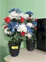 2 reed/white/blue floral arrangements