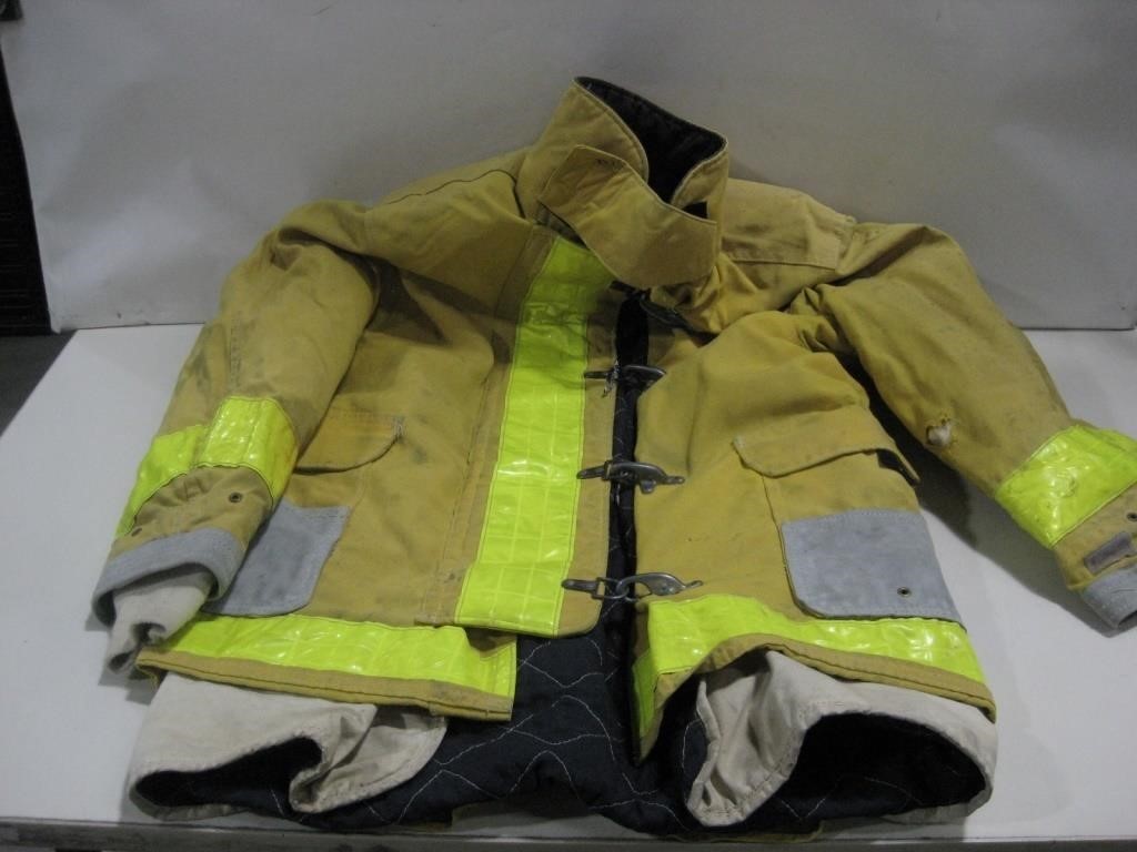 Firemans Insulated Fire Coat Unknown Size