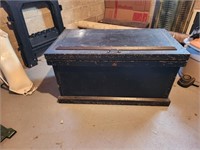 Large Carpenters chest