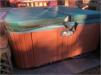 Hot Tub 7x7 220V, with cover, works