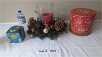 CHRISTMAS DÉCOR AND TINS