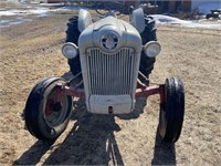 Ford 600 Model 650 Tractor