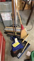 Push brooms and dust trays