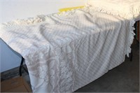 Vintage Bedspread Queen 2 Pillows