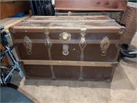 "Neverbreak" antique steamer trunk