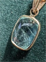 $600 14K  Aquamarine(2.9ct) Pendant