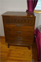 516A: 4 drawer dresser 42inX18inx34in