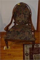 519: Arm Chair 43inx34in W