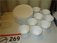 Luncheon Plates  & Cups (Each 8)